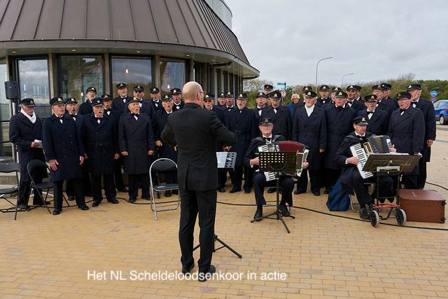 Het  NL  Scheldeloodsenkoor in actie